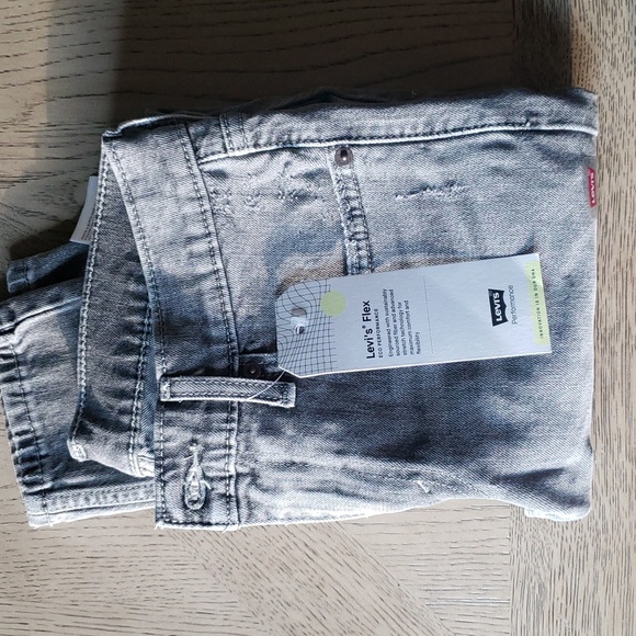 Mens Levi's 30 x 32 - Picture 1 of 9